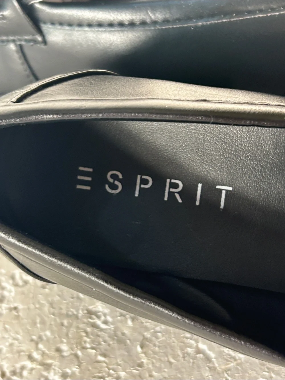 Espirit  NWOT SZ 9.5 Briley Black Loafers Silver Chain Academia Office Staple